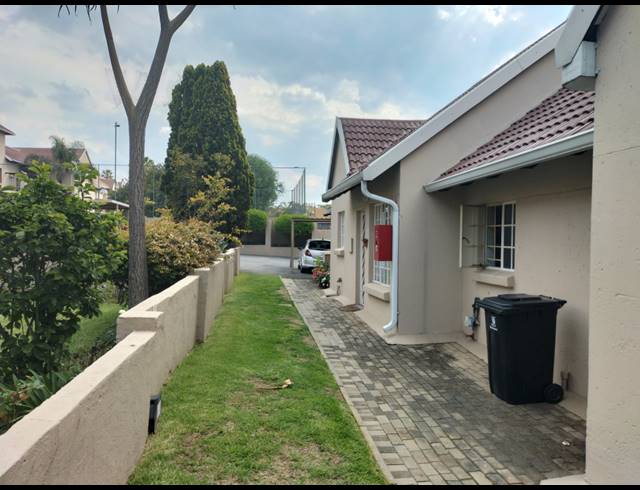 2 BEDROOM TOWNHOUSE FOR SALE IN EDEN GLEN